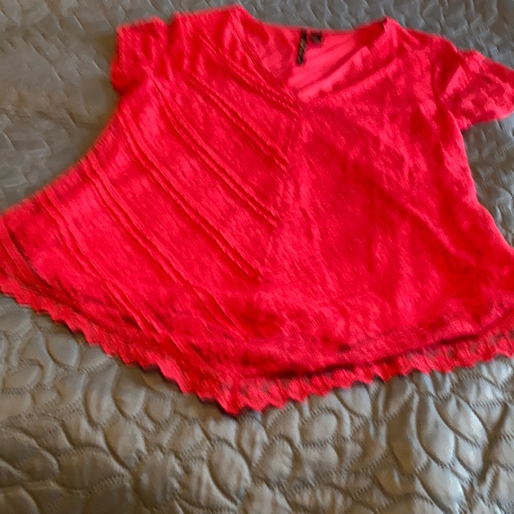 1X Skye’s the Limit womens rose laced top